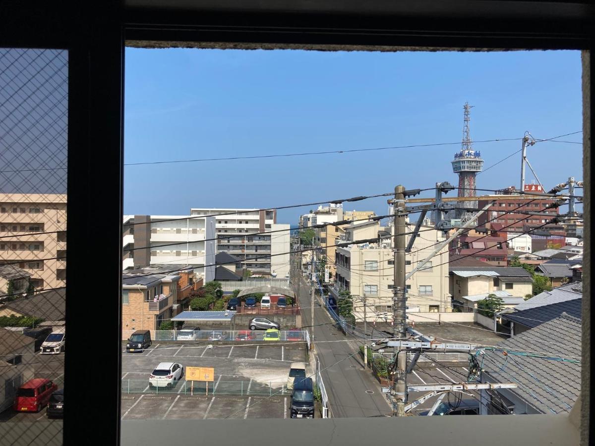 J-Hoppers Beppu Guesthouse ジェイホッパーズ別府ゲストハウス Екстериор снимка