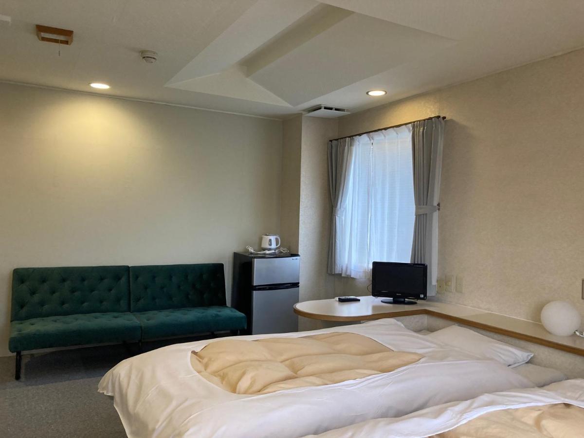 J-Hoppers Beppu Guesthouse ジェイホッパーズ別府ゲストハウス Екстериор снимка
