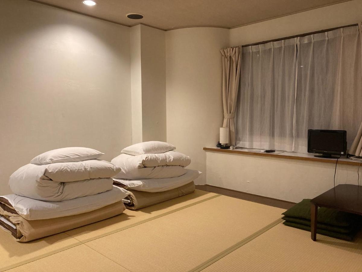 J-Hoppers Beppu Guesthouse ジェイホッパーズ別府ゲストハウス Екстериор снимка